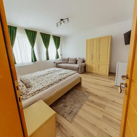 B&B Patakparti 4 *
